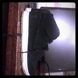 Shoes that are Nike I don't know much about shoes